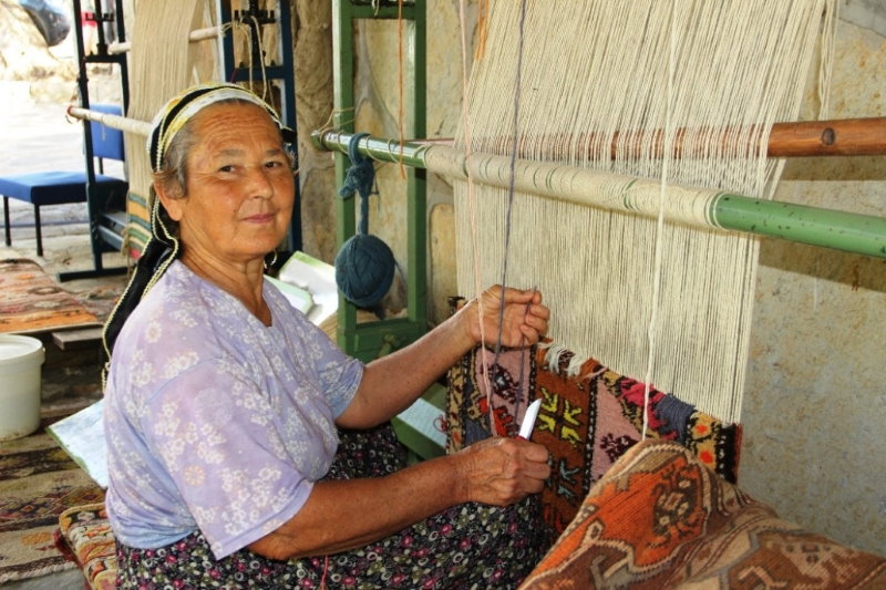 Turkish Carpet weaving